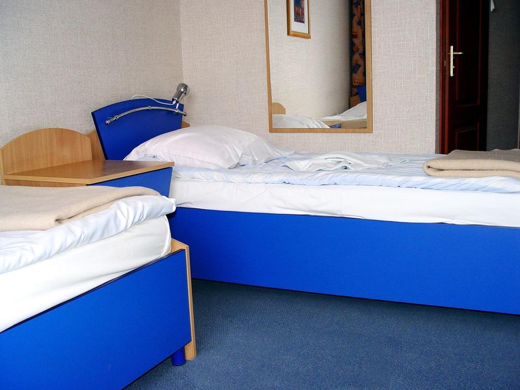 Hotel 222 Познан Екстериор снимка