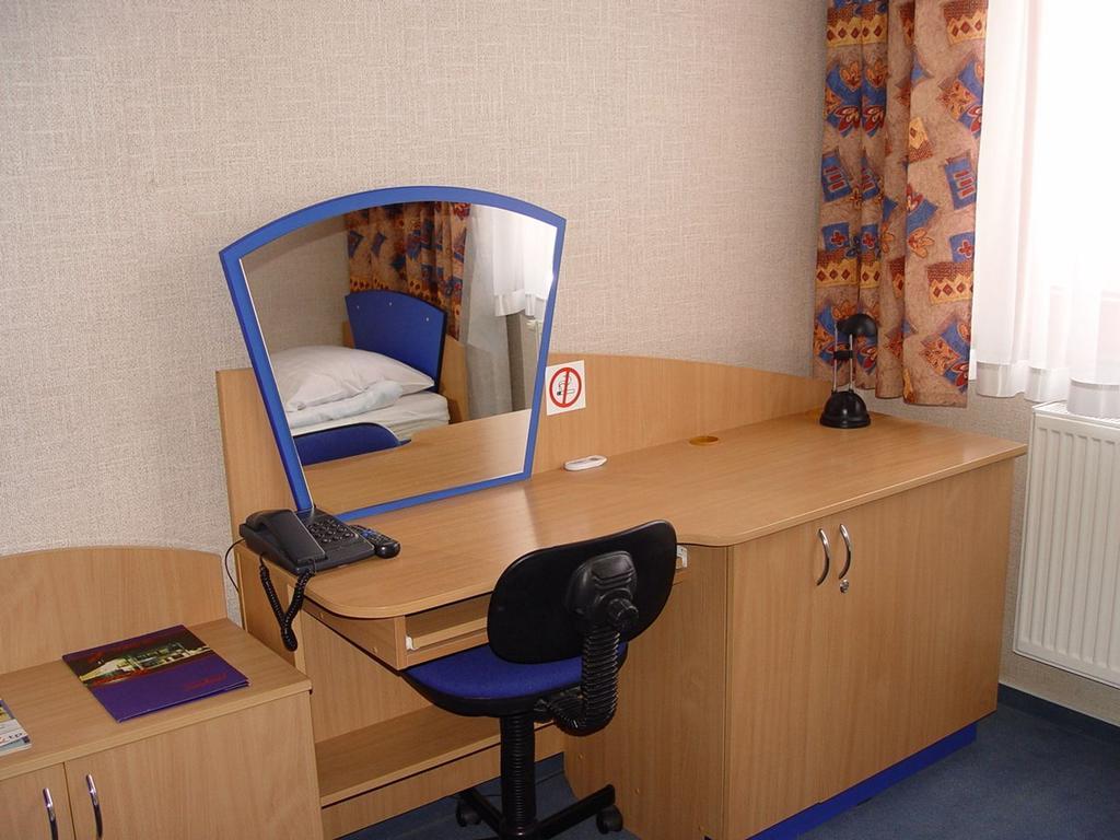 Hotel 222 Познан Екстериор снимка