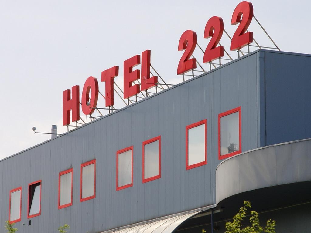 Hotel 222 Познан Екстериор снимка